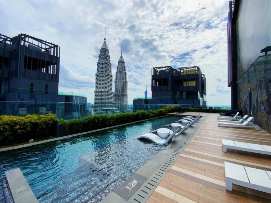 Star Holiday Sky Pool Klcc กัวลาลัมเปอร์ ภายนอก รูปภาพ