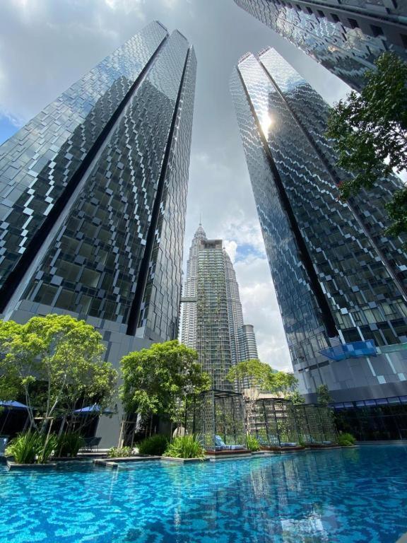 Star Holiday Sky Pool Klcc กัวลาลัมเปอร์ ภายนอก รูปภาพ