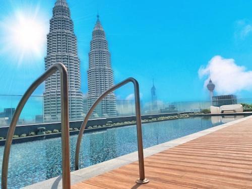 Star Holiday Sky Pool Klcc กัวลาลัมเปอร์ ภายนอก รูปภาพ